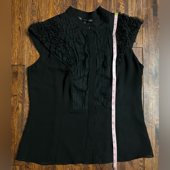 WHITE HOUSE BLACK MARKET Ruffle Cap Sleeve Top in Black Size Medium - Picture 2 of 5